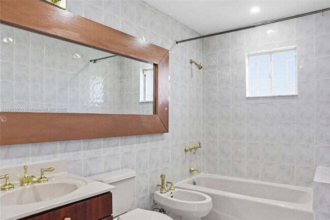 Building Photo - 19851 SW 79th Ave