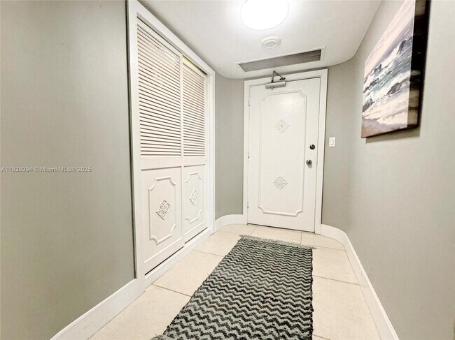Building Photo - 3850 Galt Ocean Dr