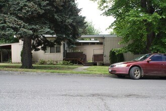 Building Photo - 1313-1315 NE Harvey Road