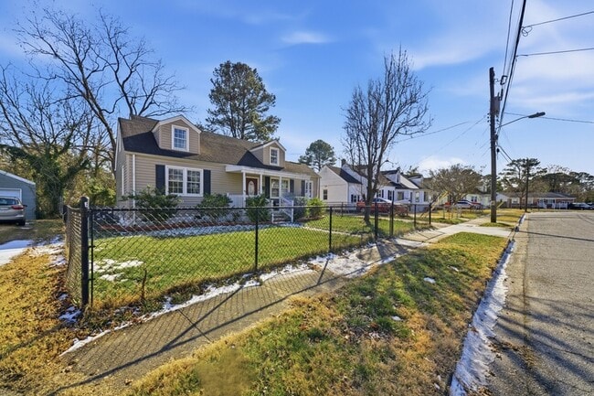 Building Photo - 4549 Bankhead Ave