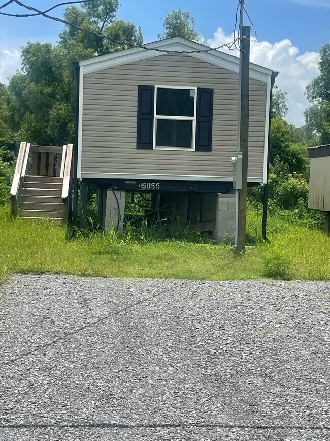 Primary Photo - 502 Triple Oaks Dr