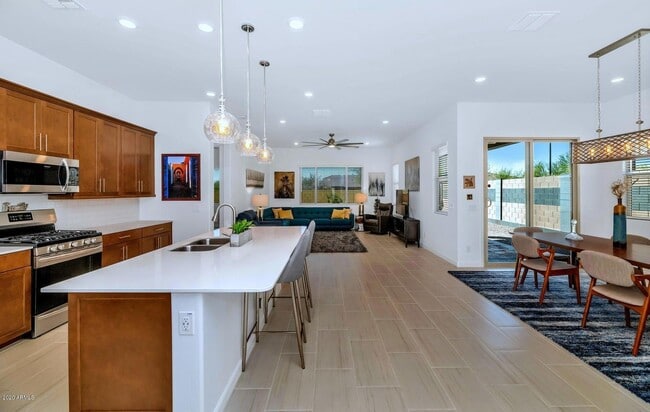 Building Photo - 16979 W Alameda Rd