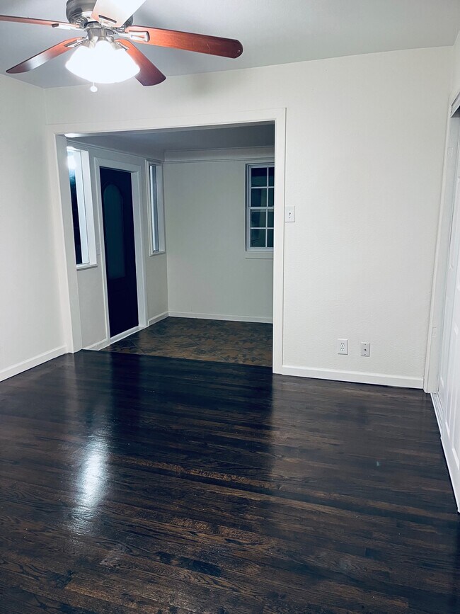 Building Photo - 610 Cliffdale Ave