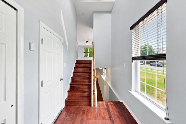 Building Photo - 64 Meadow Cir