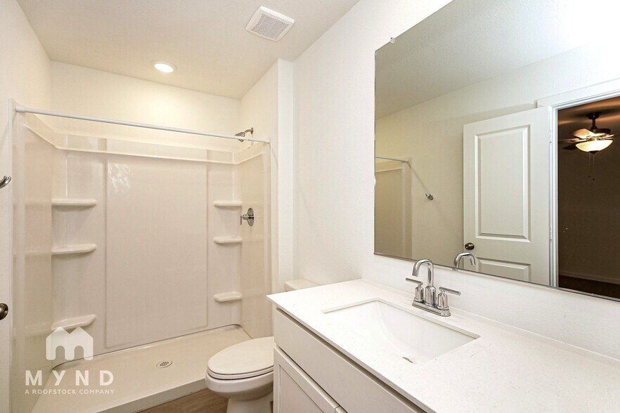 Building Photo - 2656 Mistwood Dr