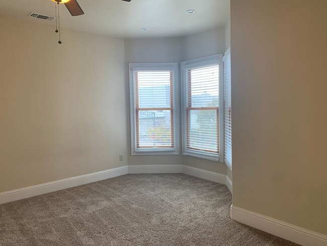 Building Photo - 611 D St