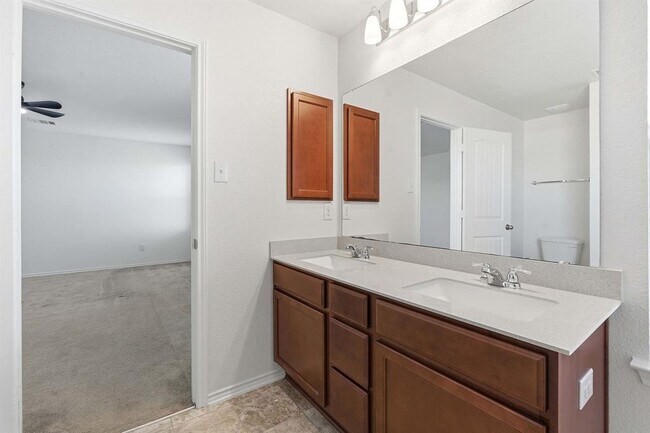 Building Photo - 13812 Virtue St