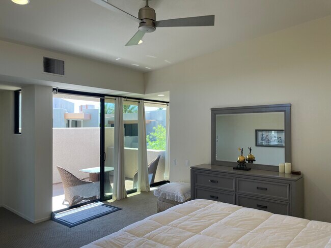 Building Photo - 409 N Avenida Caballeros