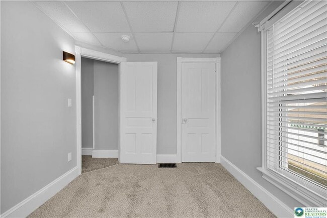 Building Photo - 321 W Babbitt Ave