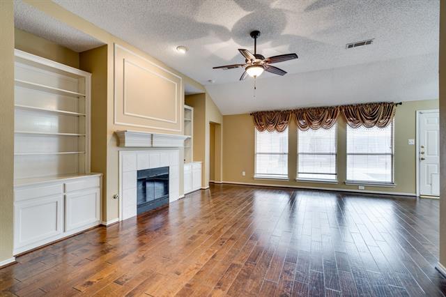 Building Photo - 3900 Oak Park Dr