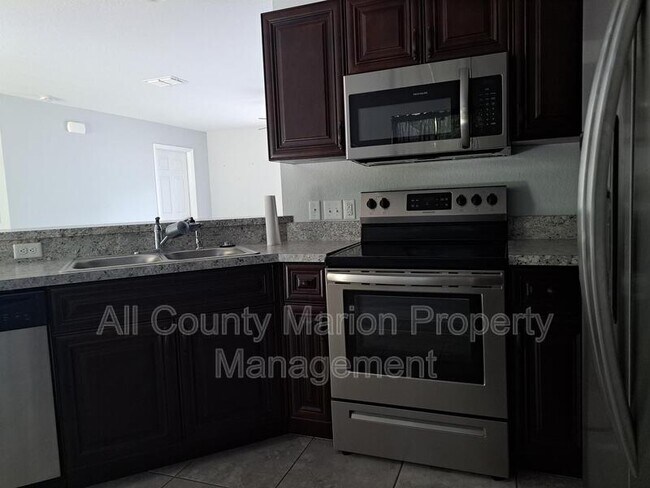 Building Photo - 7121 SE 124th Ln