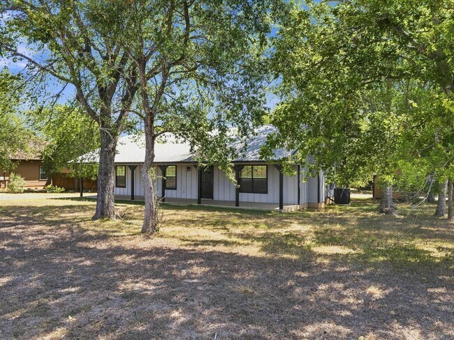 Building Photo - 1303 Lovers Ln