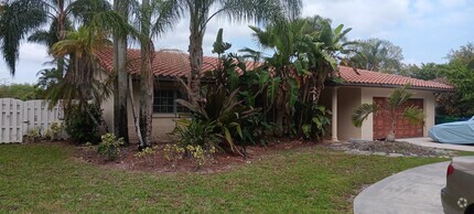 Building Photo - 3720 Coral Hills Dr