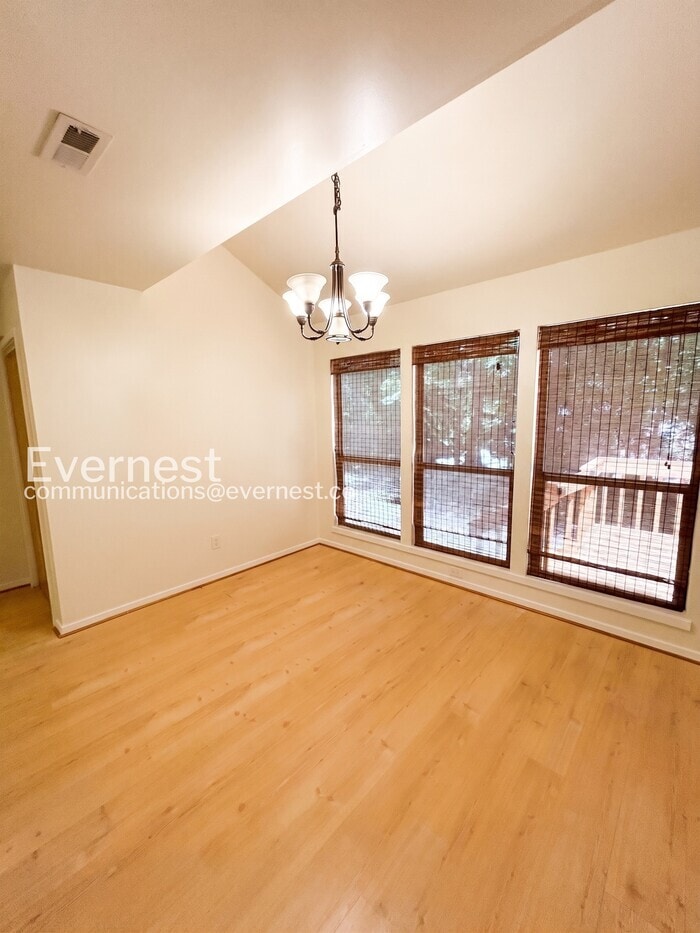 Building Photo - 128 Sharps Rd