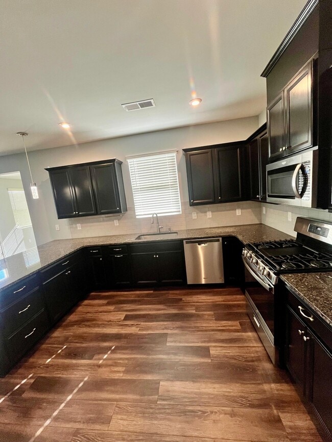 Building Photo - 2105 Boynton St