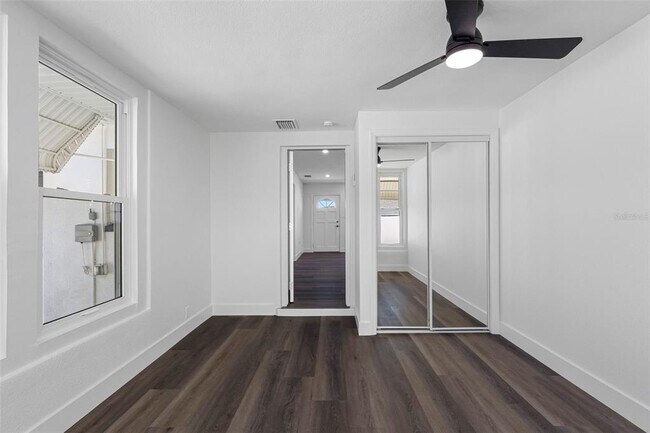 Building Photo - 11572 63rd Ave N