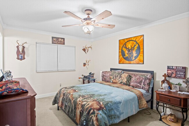 Building Photo - 232 SW Kimball Cir