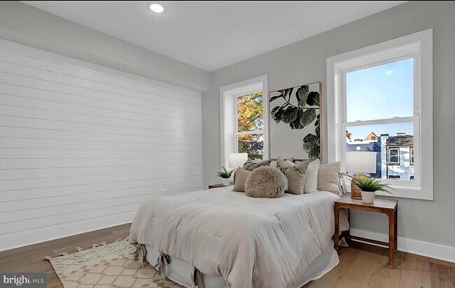 Building Photo - 1137 Owen Pl NE