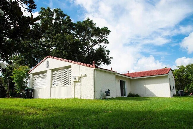 Building Photo - 10116 Fairtree Ln