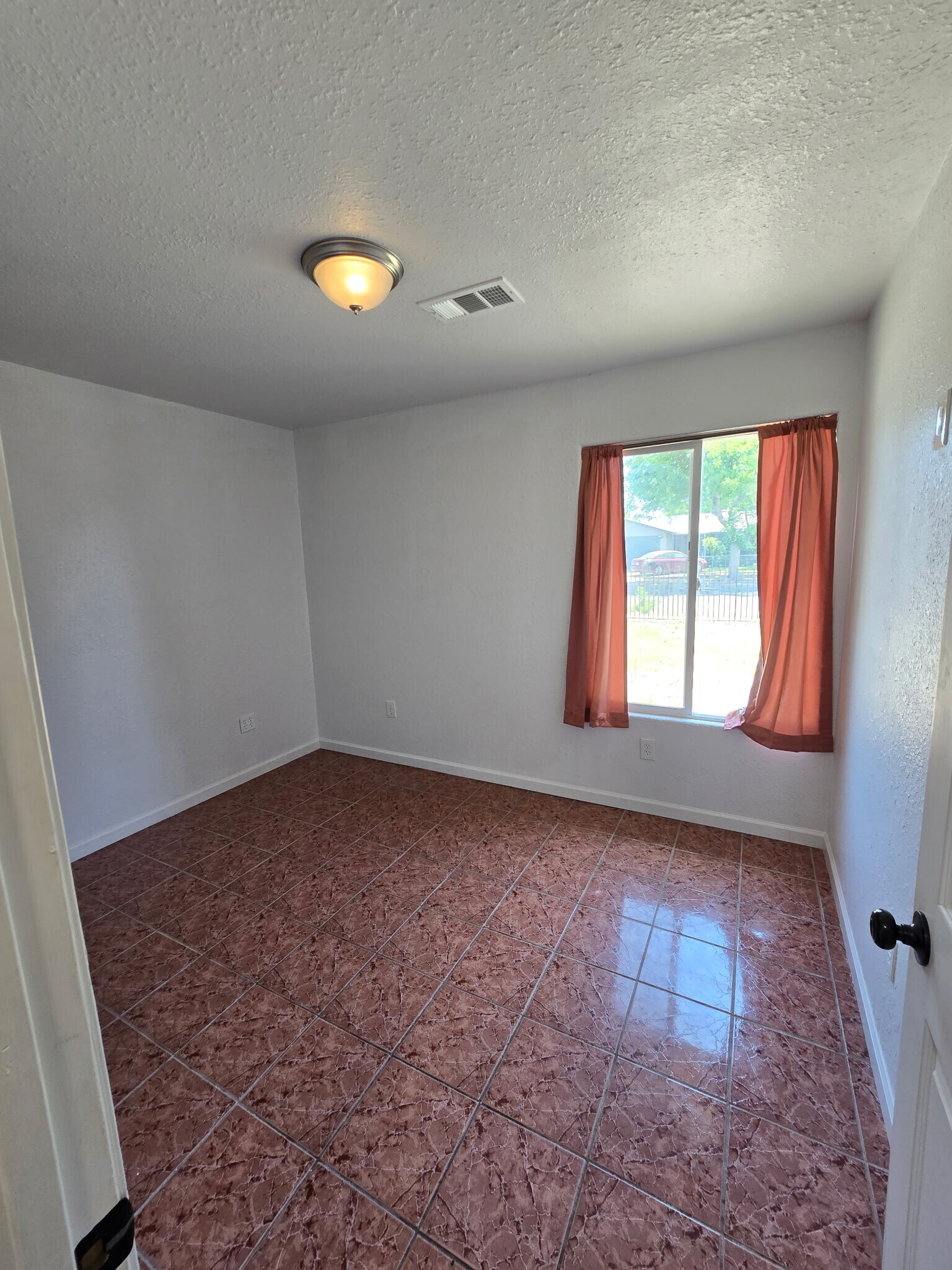 Building Photo - 2150 S Eunice Ave