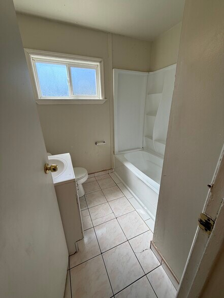 Building Photo - 862 Jeanne Ave