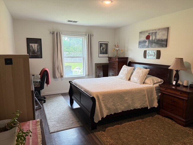Building Photo - WEST SHERMAN 3/2/2 DESIRABLE AUSTIN LANDING NEIGHBORHOOD WITH COMMUNITY POOL!
