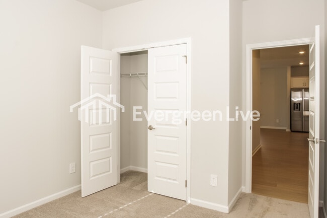 Building Photo - 14729 Mountain Strm Dr