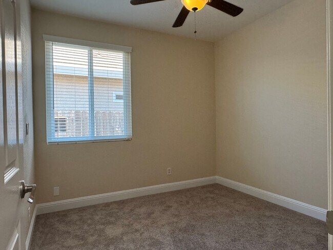 Building Photo - Nicely updated Rocklin home! A must see!