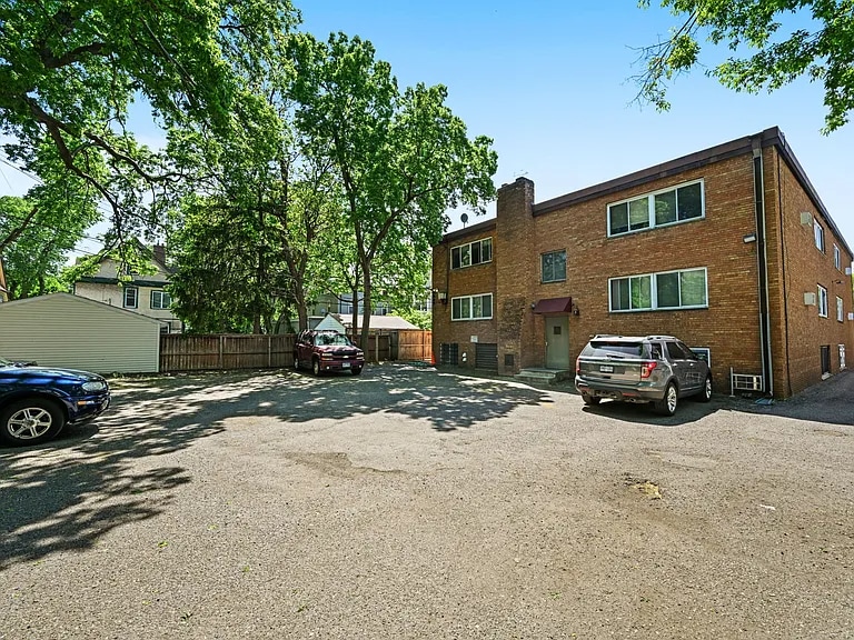 Building Photo - 515 5th St SE