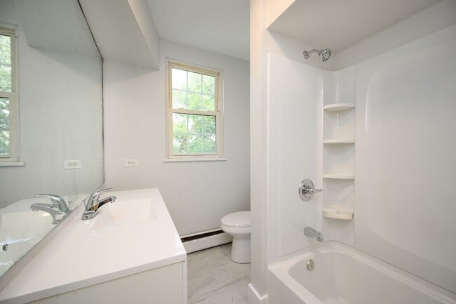 Building Photo - Single Family Home