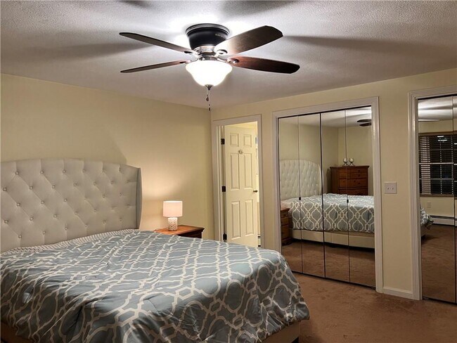 Building Photo - 29 Swan Ct