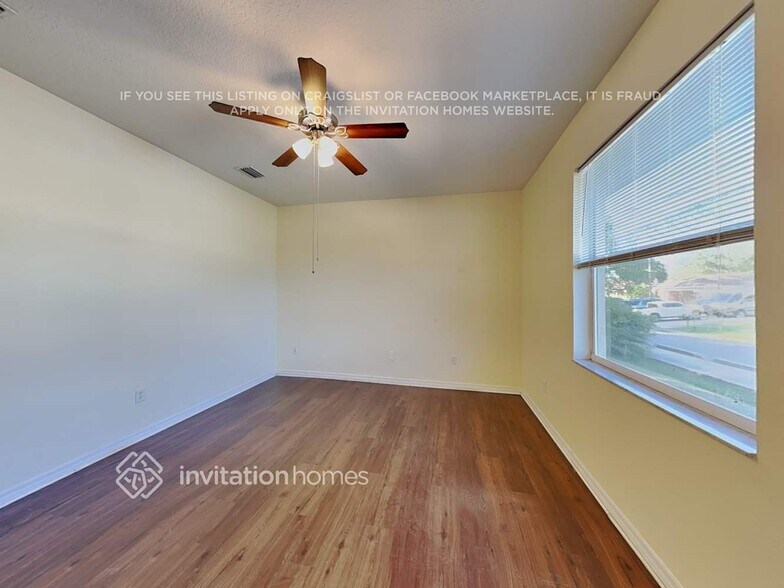 Building Photo - 3025 Dalhart Ave