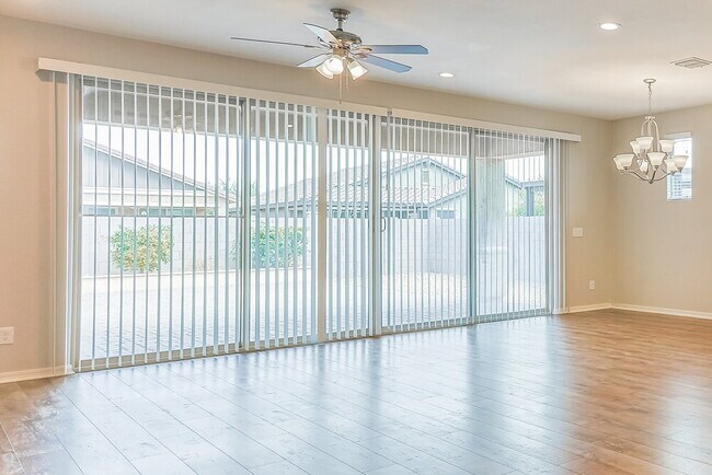 Building Photo - 20364 E Carriage Wy