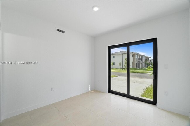 Building Photo - 1119 NW 1st St