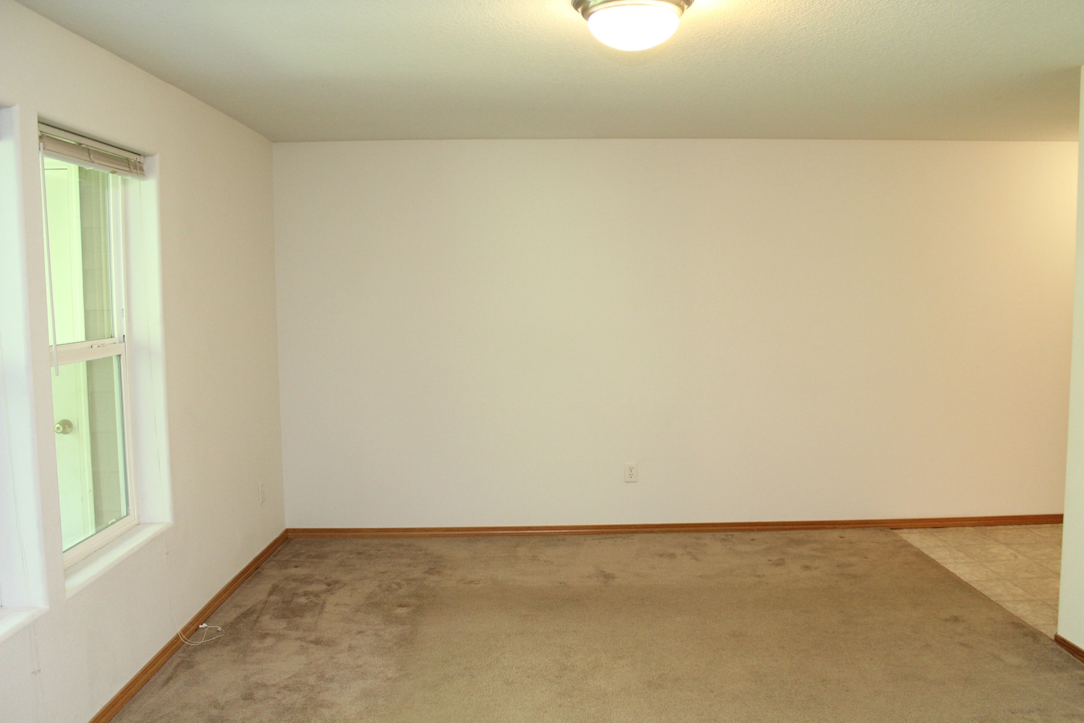 Building Photo - 683 NE 162nd Ave