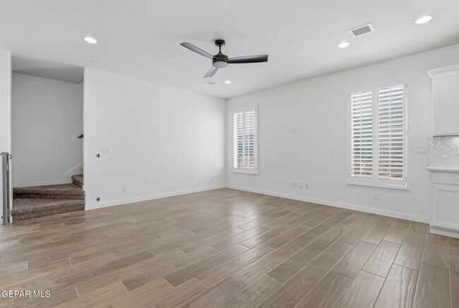 Building Photo - 4512 Mark Avizo