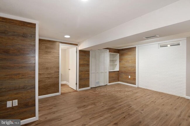 Building Photo - 90 Ridgelawn Rd