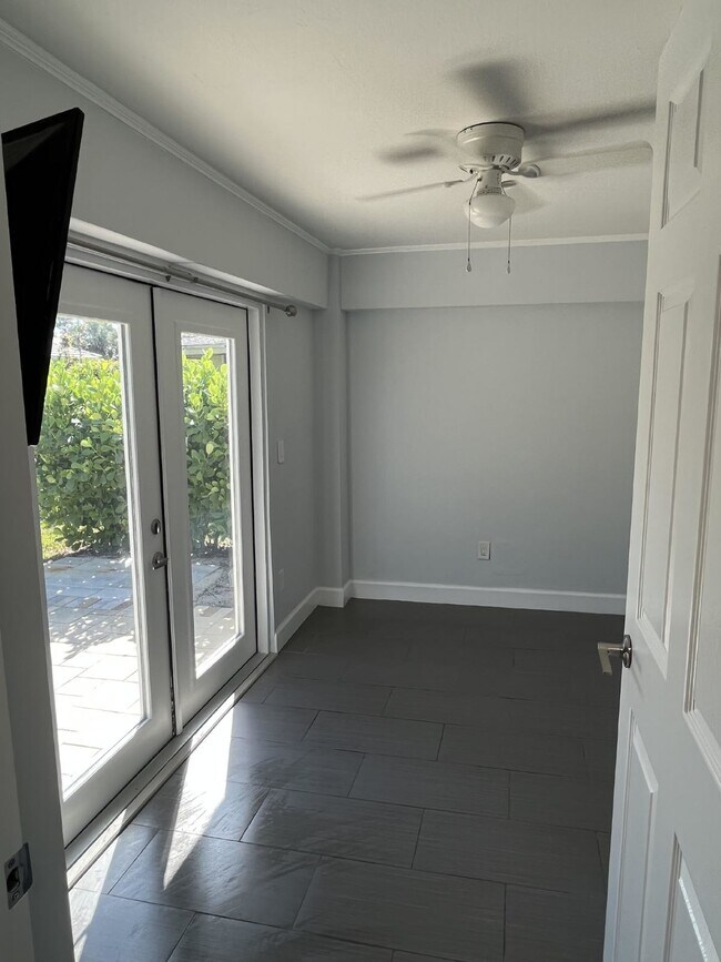 Building Photo - Lely Golf Estates - single family home clo...