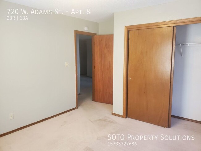 Building Photo - 720 W Adams St