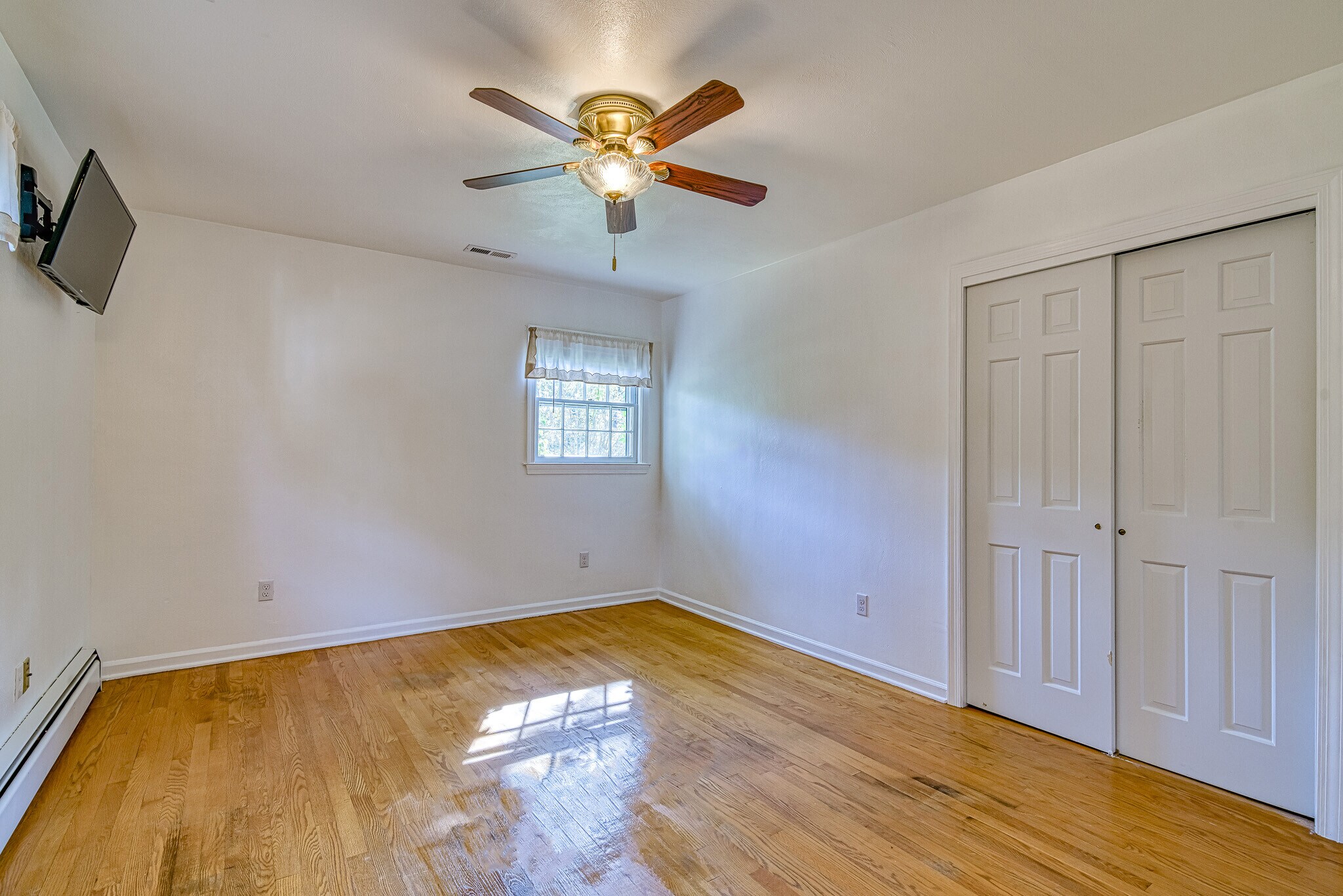 Building Photo - 21 Bayview Dr