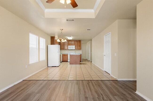 Building Photo - 7400 Cayenne Ln