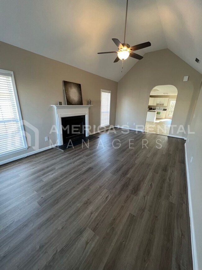 Building Photo - 141 Flagstone Ln