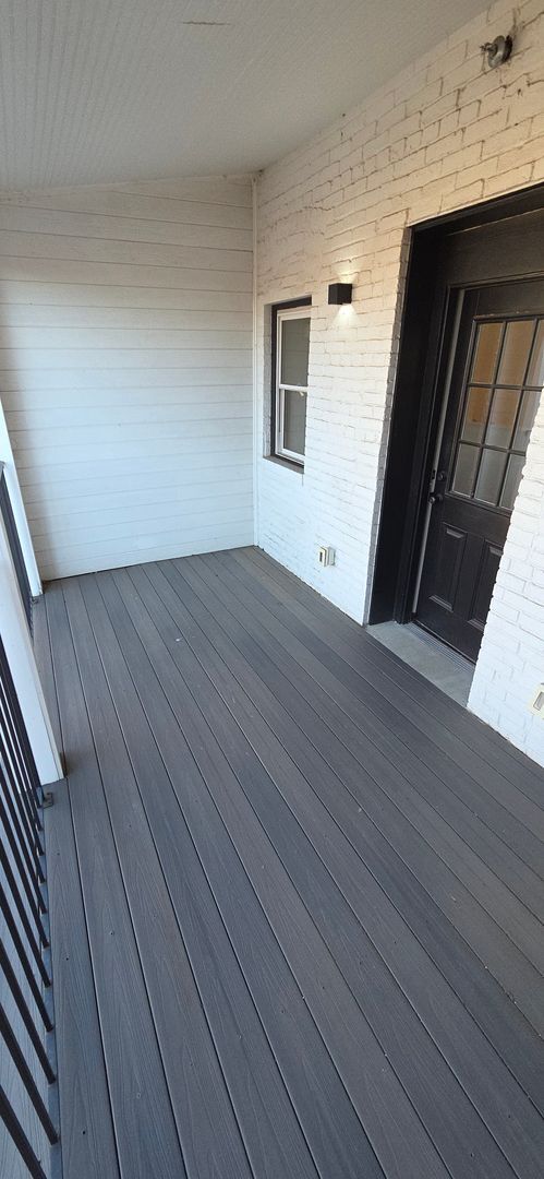 Building Photo - 126 6th St NE