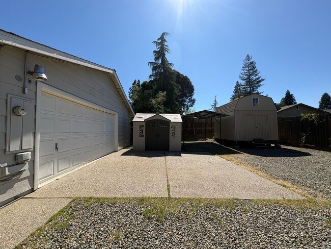 Building Photo - Your Private Escape – Charming Ranch-Style Home with Room to Breathe!