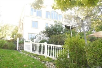 Building Photo - 80 Harbor Beach Rd