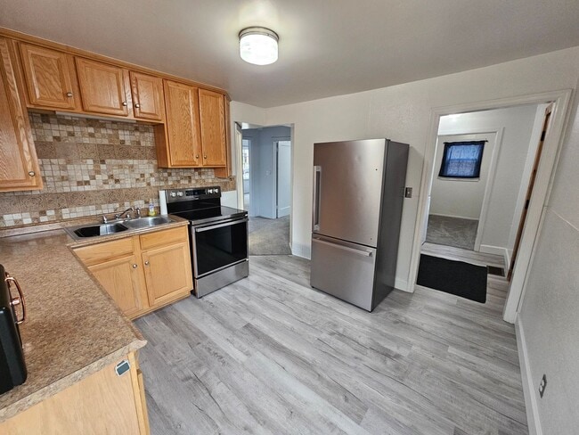 Building Photo - Newly Remodeled Home on the South Hill