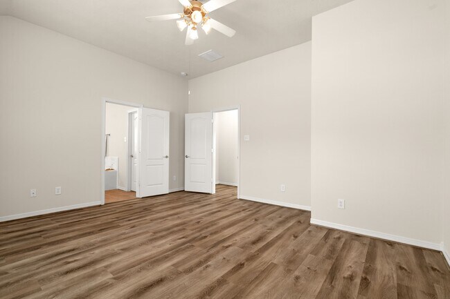 Building Photo - 2302 Oakleaf Hills Cir