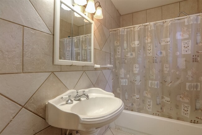 Building Photo - 9226 E Avenue Q