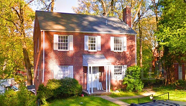 Building Photo - 8409 Greenwood Ave