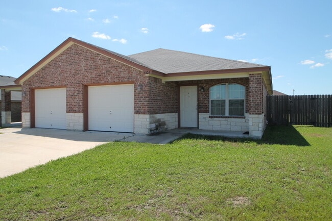 Building Photo - Modern Comforts & Great Location – Elms Ru...
